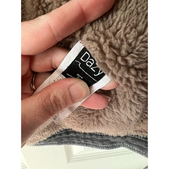 DAZY Sherpa Lined Denim Jacket Small Gray Faux Shearling Trucker Coat Winter - Picture 5 of 7